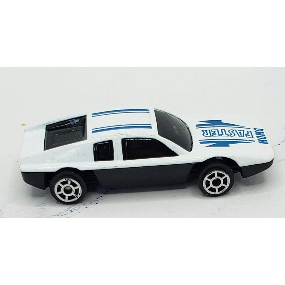 Vintage Unbranded White Ferrari 308 GTB Diecast Plastic